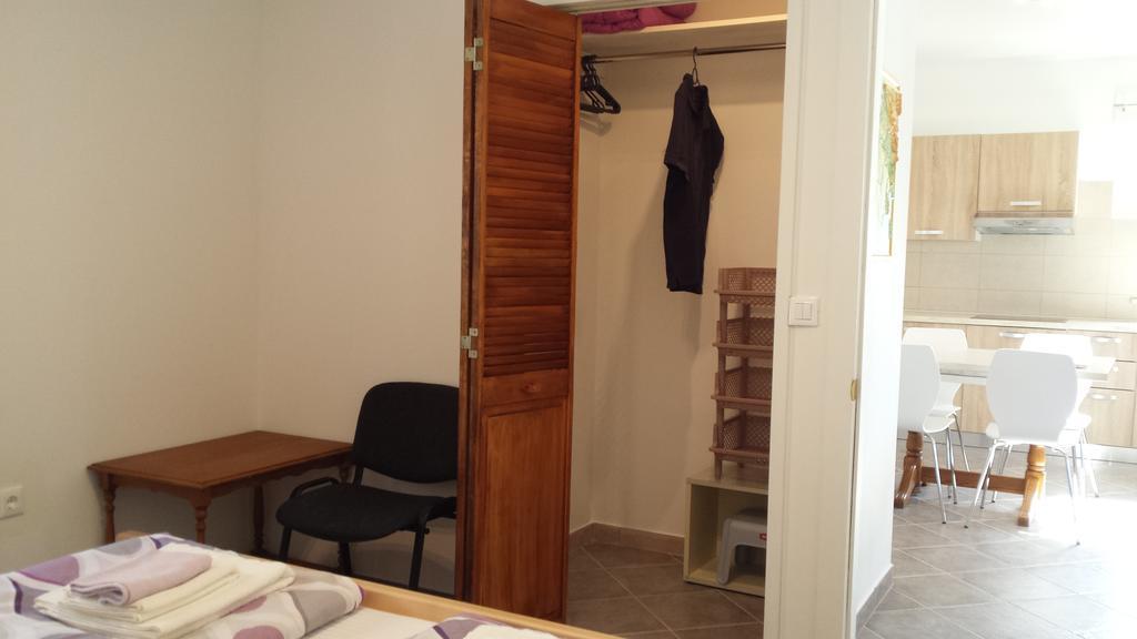 Abba Apartment Sveti Lovreč Pazenatički エクステリア 写真