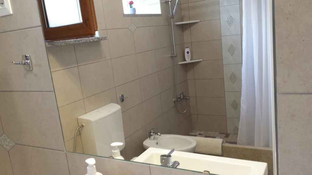Abba Apartment Sveti Lovreč Pazenatički エクステリア 写真