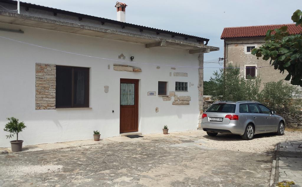 Abba Apartment Sveti Lovreč Pazenatički エクステリア 写真
