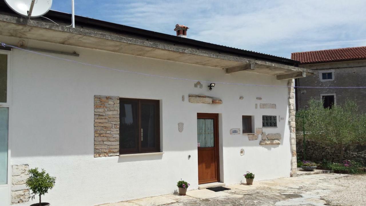Abba Apartment Sveti Lovreč Pazenatički エクステリア 写真