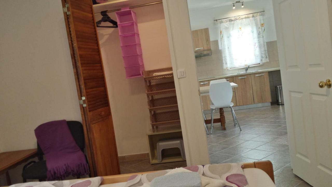Abba Apartment Sveti Lovreč Pazenatički エクステリア 写真